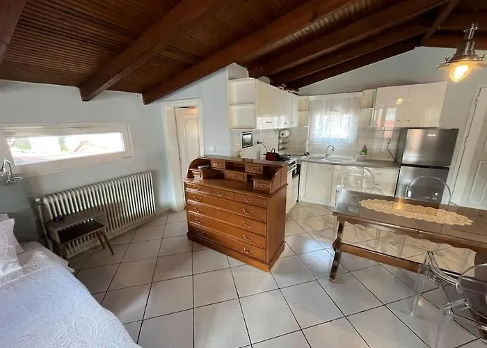 Attic With A View סלוניקי